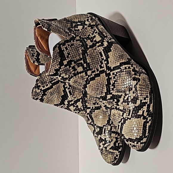 Mata Valentina Bootie Ankle Boot Snake Skin Animal Print Zipper Stacked Heel 10 - Picture 8 of 13